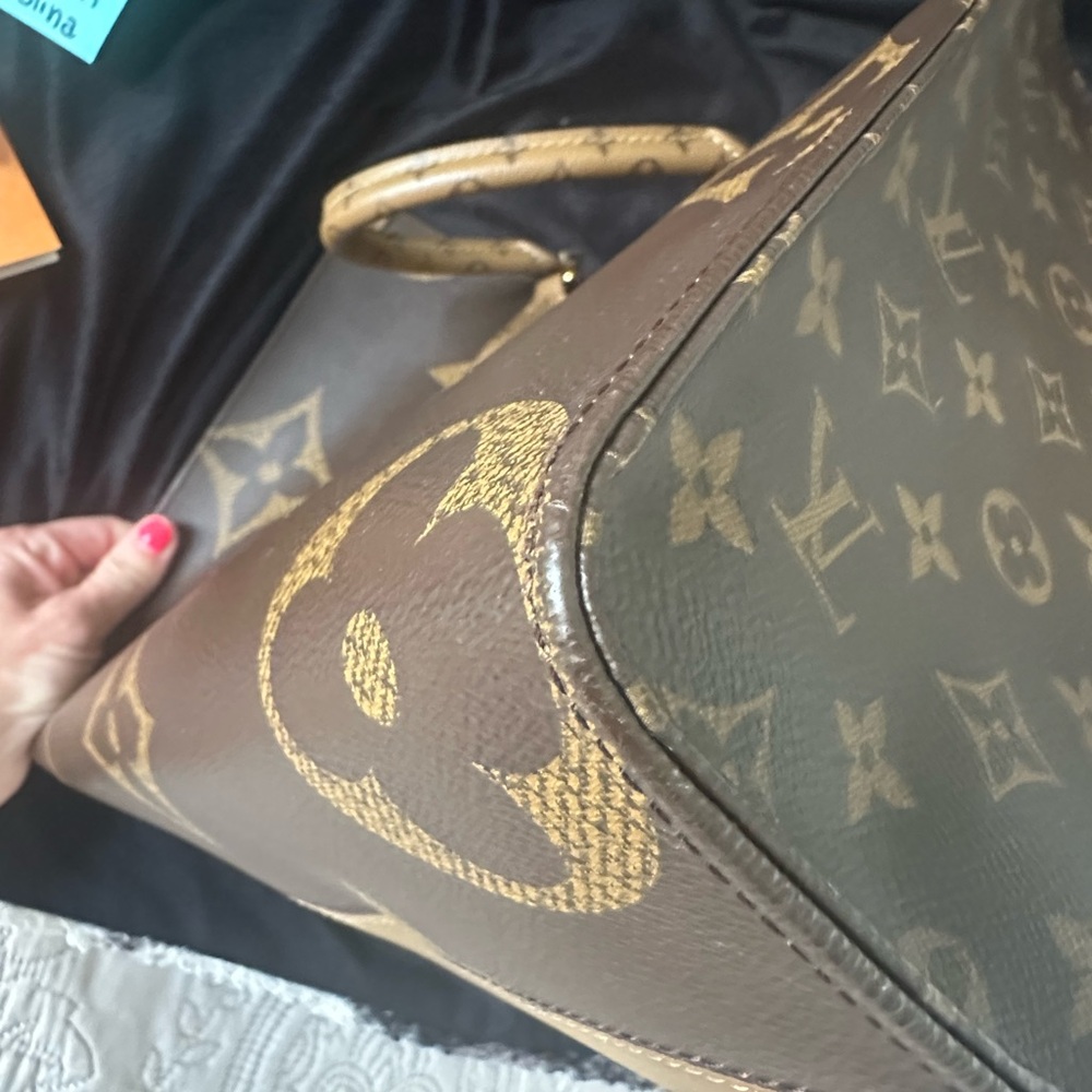 Sold on FB. On-The-Go MM Reverse Monogram - will trade for GM size! - Picture 13 of 16